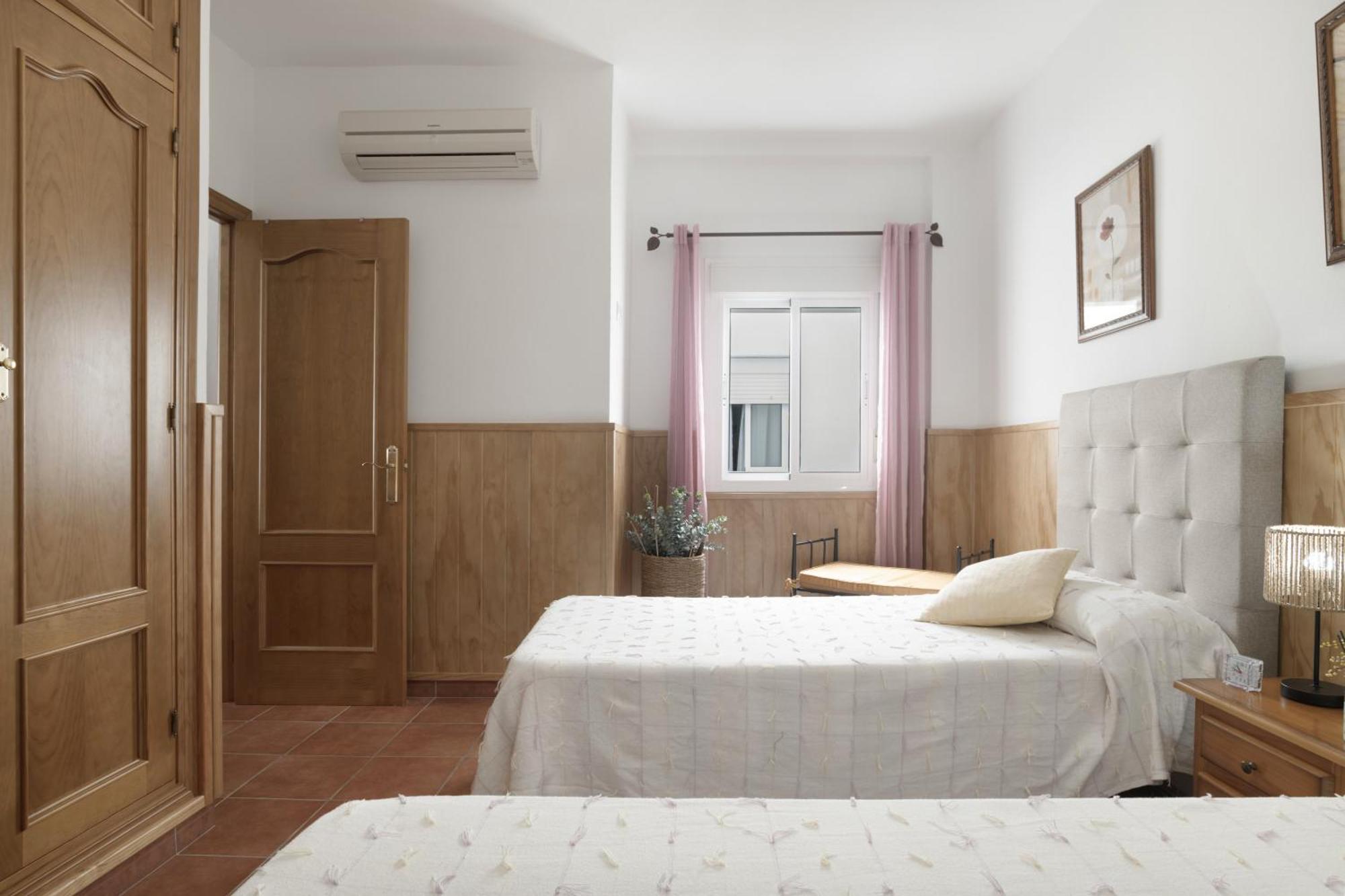 Apartamento Juan Carlos - Familias โกนิล เด ลาฟรอนเตรา ภายนอก รูปภาพ