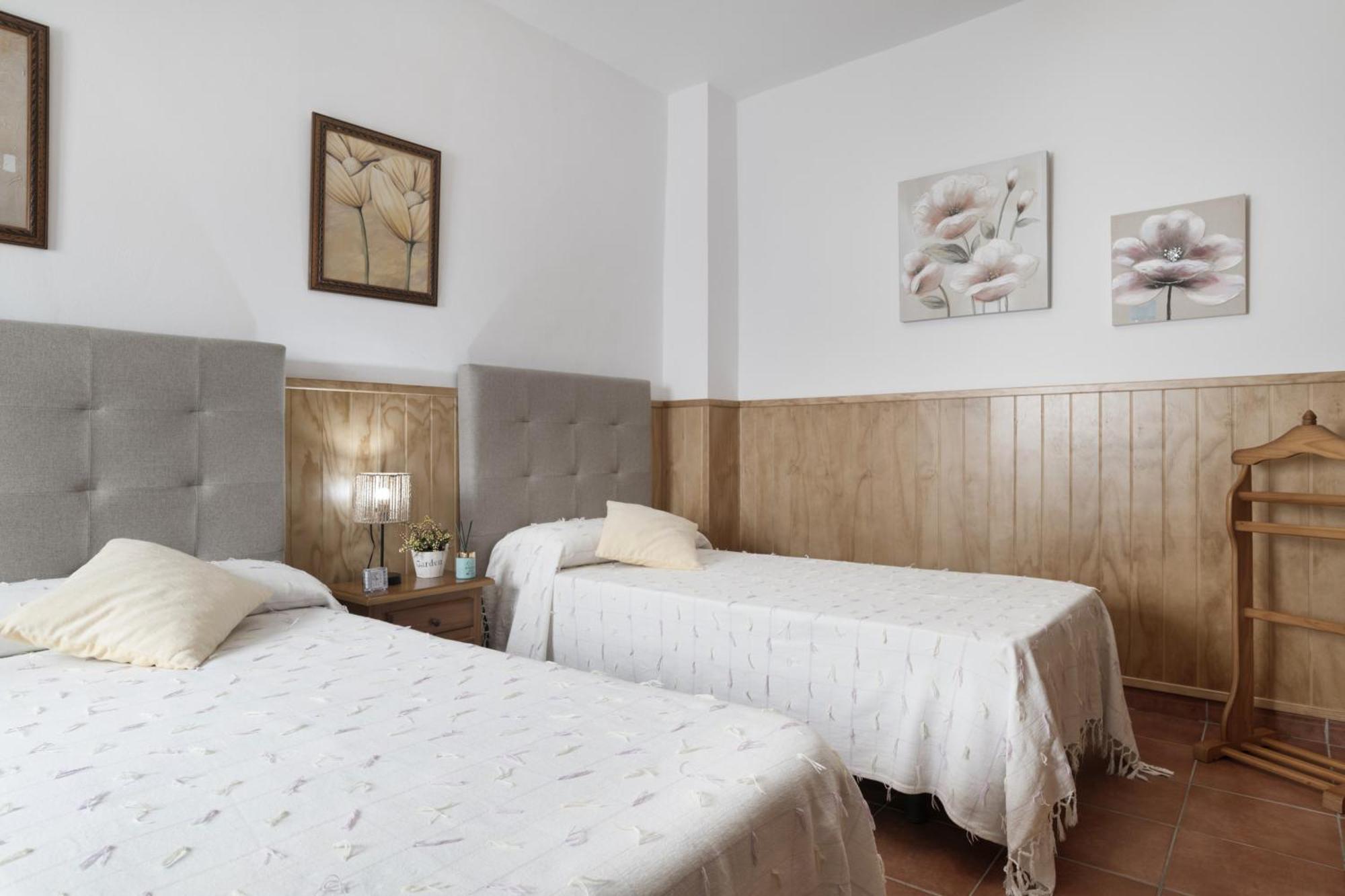 Apartamento Juan Carlos - Familias โกนิล เด ลาฟรอนเตรา ภายนอก รูปภาพ